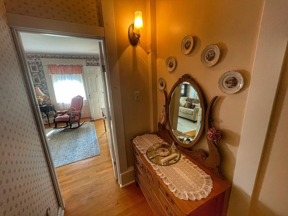 Open Hearth Inn photo 34