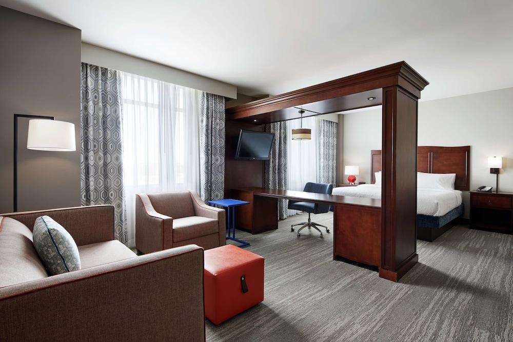 Hampton Inn & Suites Chicago/Mt. Prospect photo 8