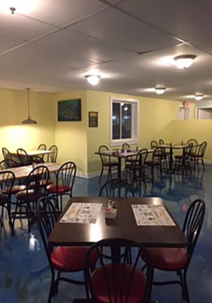 Lake Inn and Restaurant photo 7