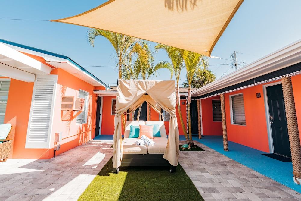 Cabanas of Treasure Island photo 12
