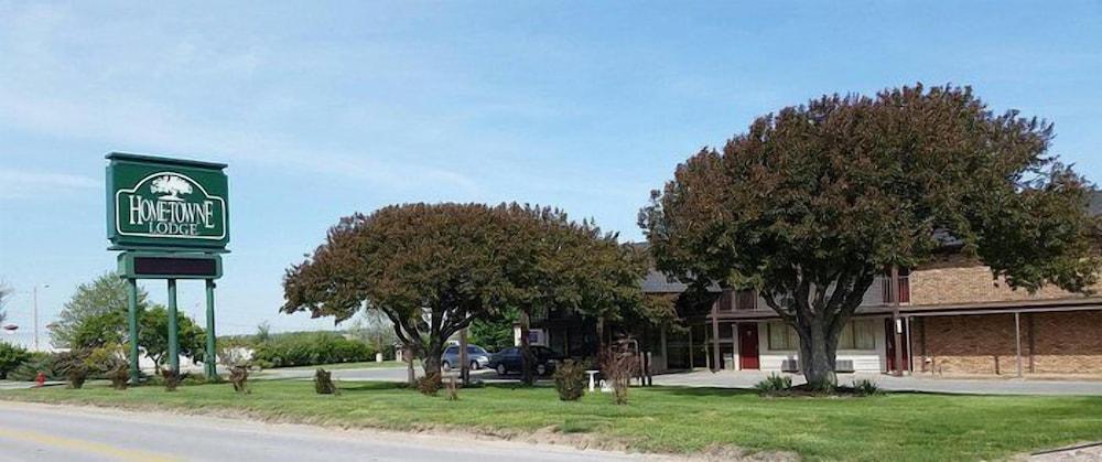 Home-Towne Lodge photo 1