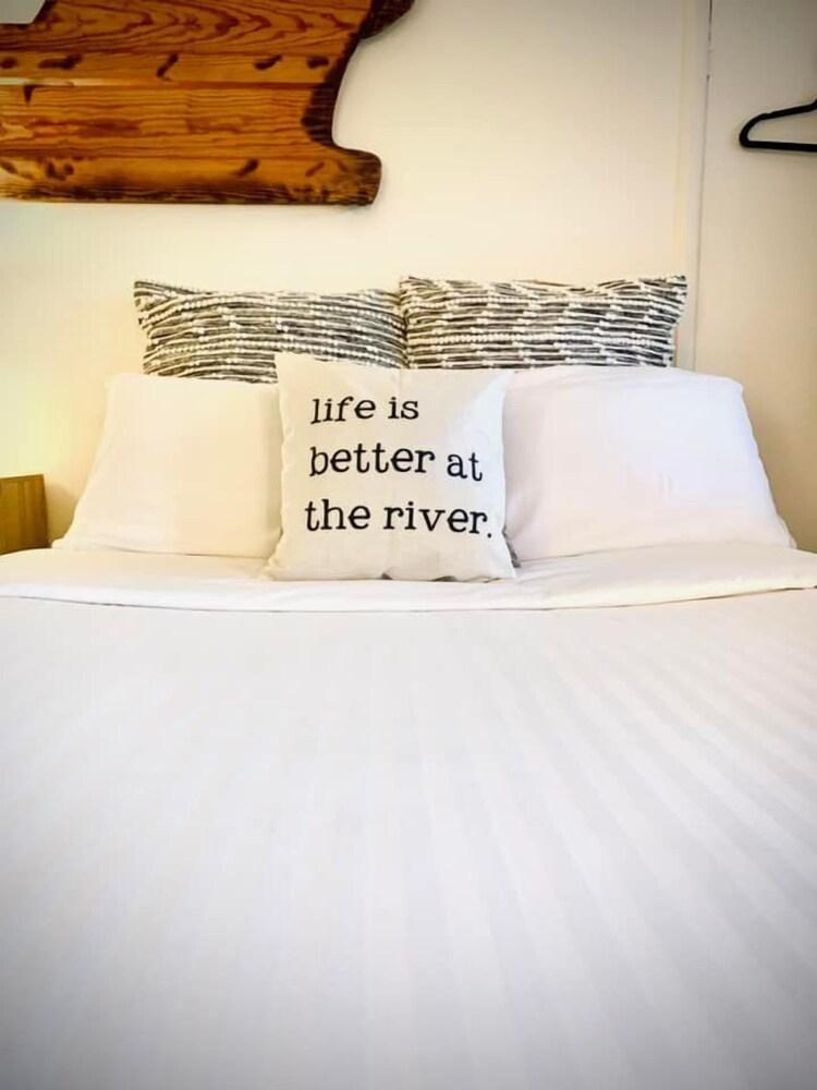 Wooden Boat Inn photo 48