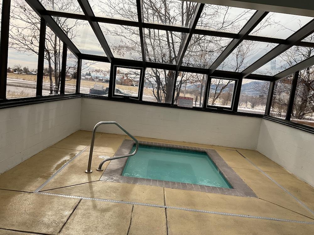 Days Inn by Wyndham Colorado Springs Airport photo 16