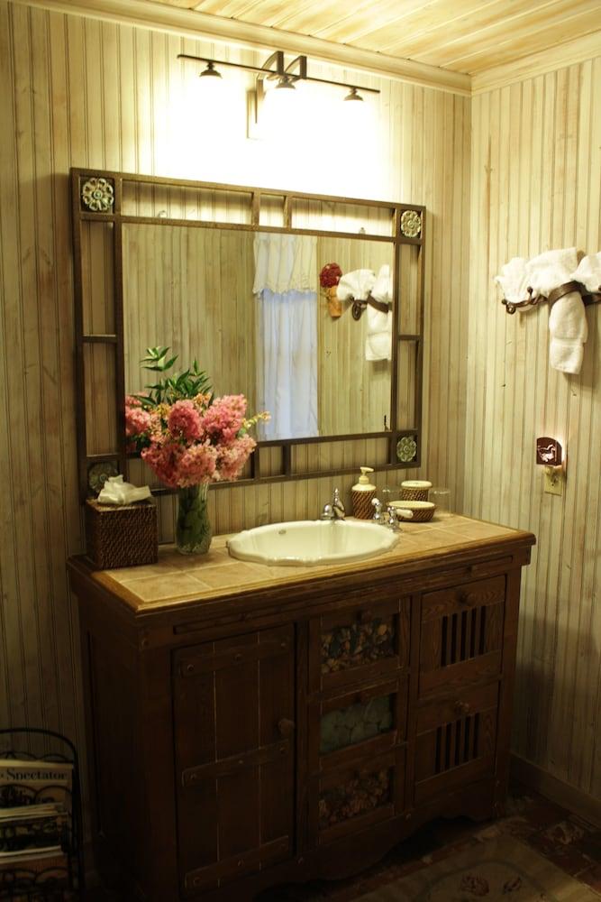 Adobe Village Inn photo 83