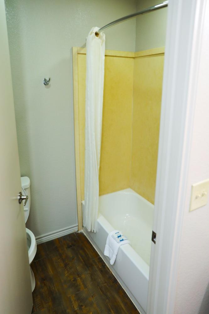 Wintergarden Inn photo 12