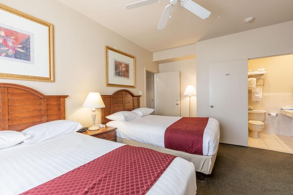 Ebb Tide Suites photo 23