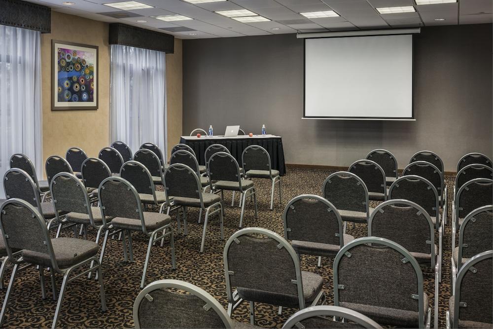 Holiday Inn Express Hotel and Suites Laurel by IHG photo 33