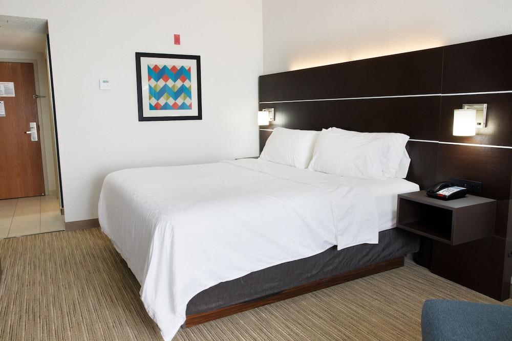 Holiday Inn Express & Suites Dayton-Huber Heights by IHG photo 14