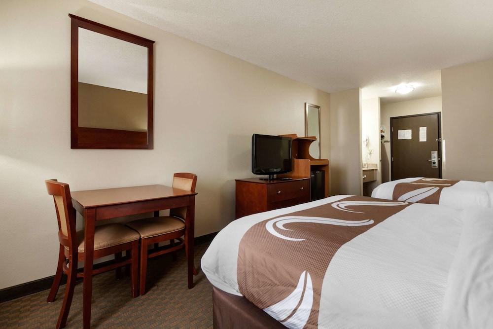Quality Inn Hays I-70 photo 17