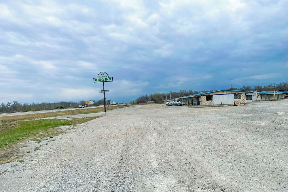 Shamrock Kings Inn By Oyo Marked Tree I-555 photo 77