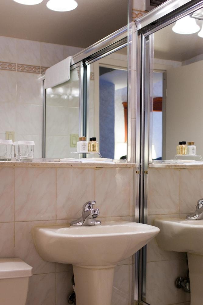Travel Inn Hotel photo 35