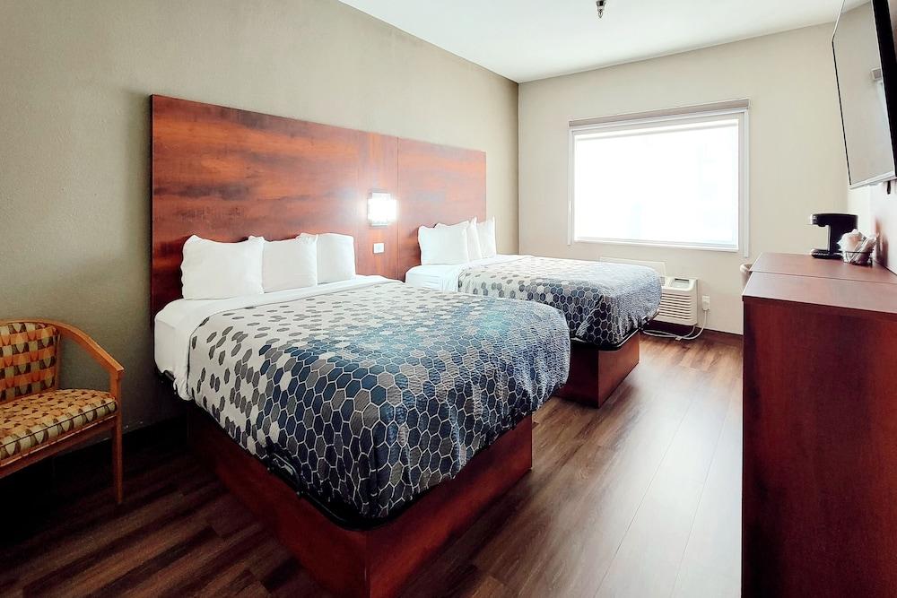 Econo Lodge Fargo - West Acres photo 12