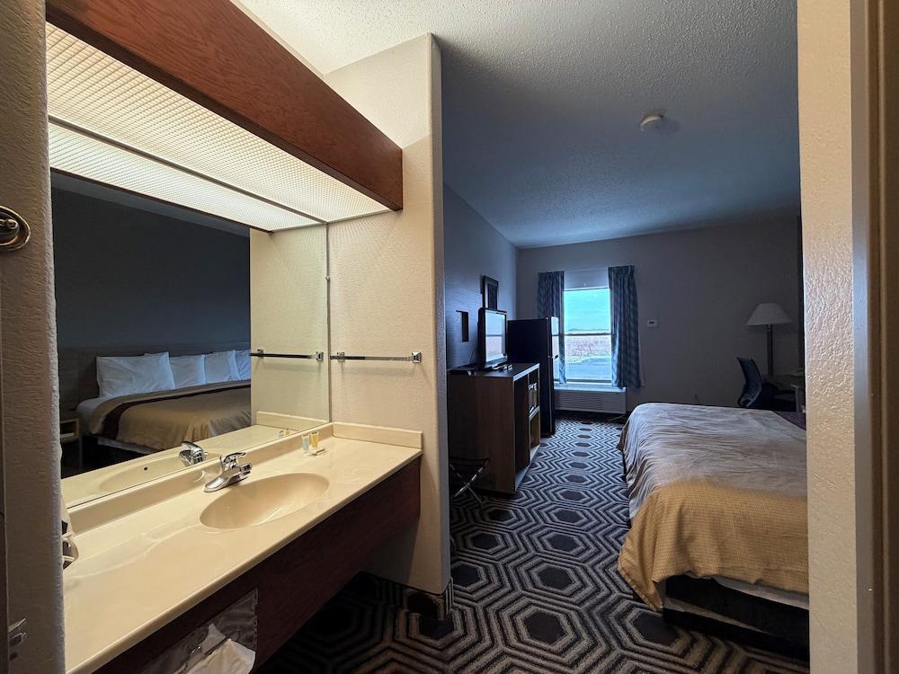 Relax Inn & Suites photo 22