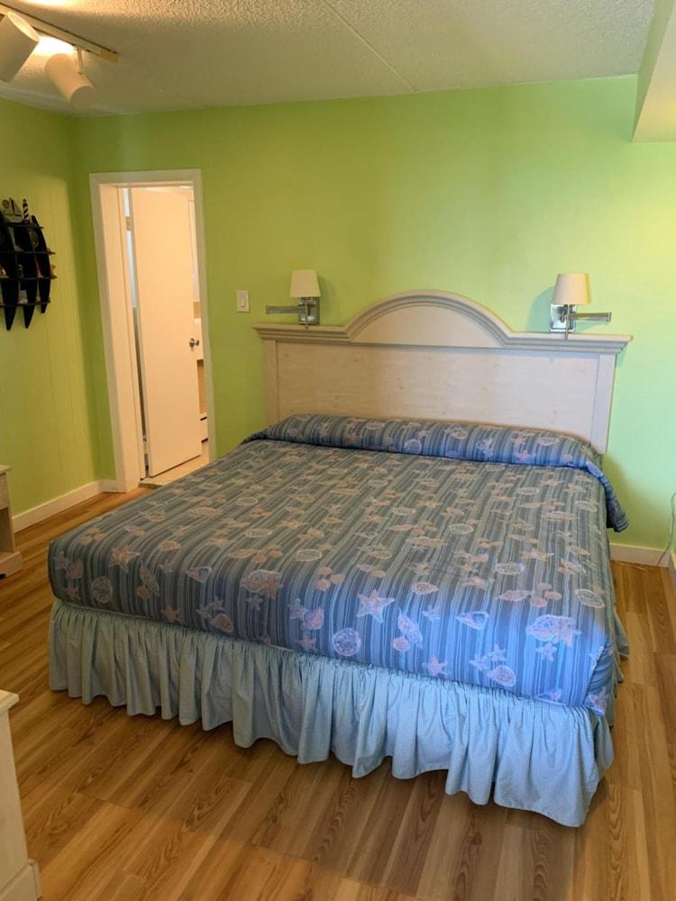 Roman Holiday Motel photo 12