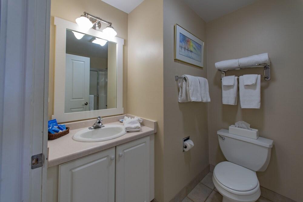 Edgewater Resort photo 89