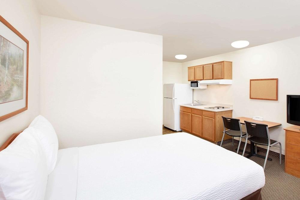 WoodSpring Suites Tyler Rose Garden photo 22