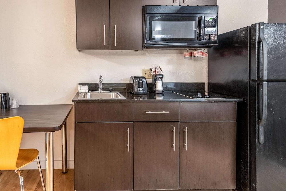 Studio 6 Fort Worth, TX - West Medical Center photo 32