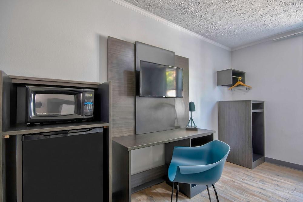 Motel 6 Stafford, TX – SW Houston - Sugarland photo 18