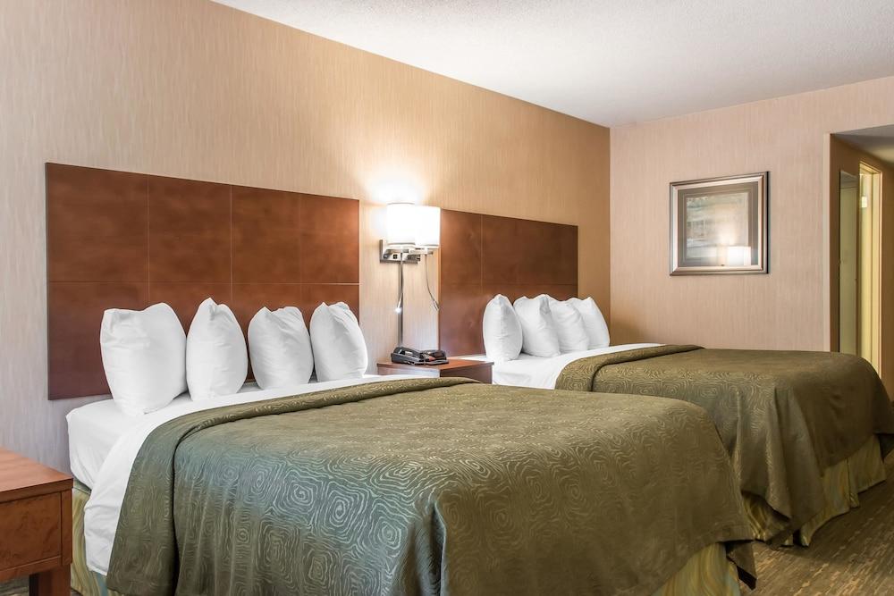 Quality Inn Bedford photo 3