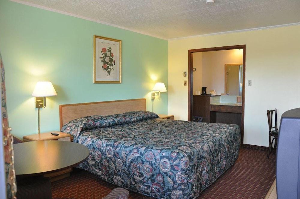 Downtown motel photo 3