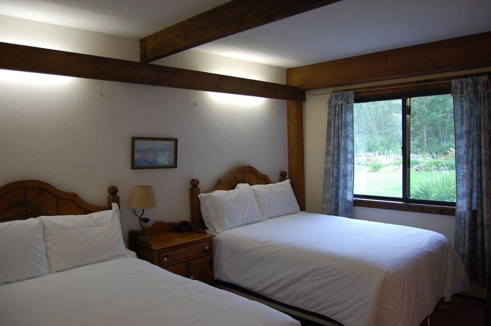 Summit Lodge photo 10