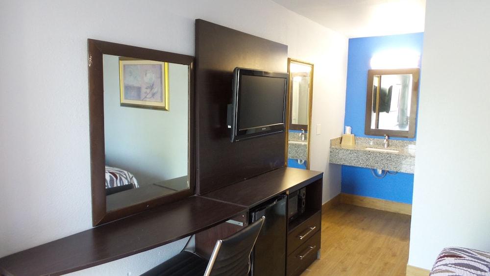 Budget Inn Alexandria photo 5