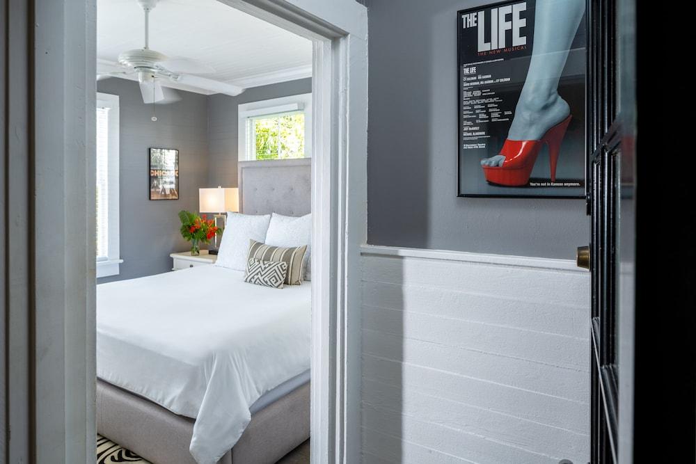 Alexanders Guesthouse - Adult Exclusive, LGBTQ Friendly photo 32