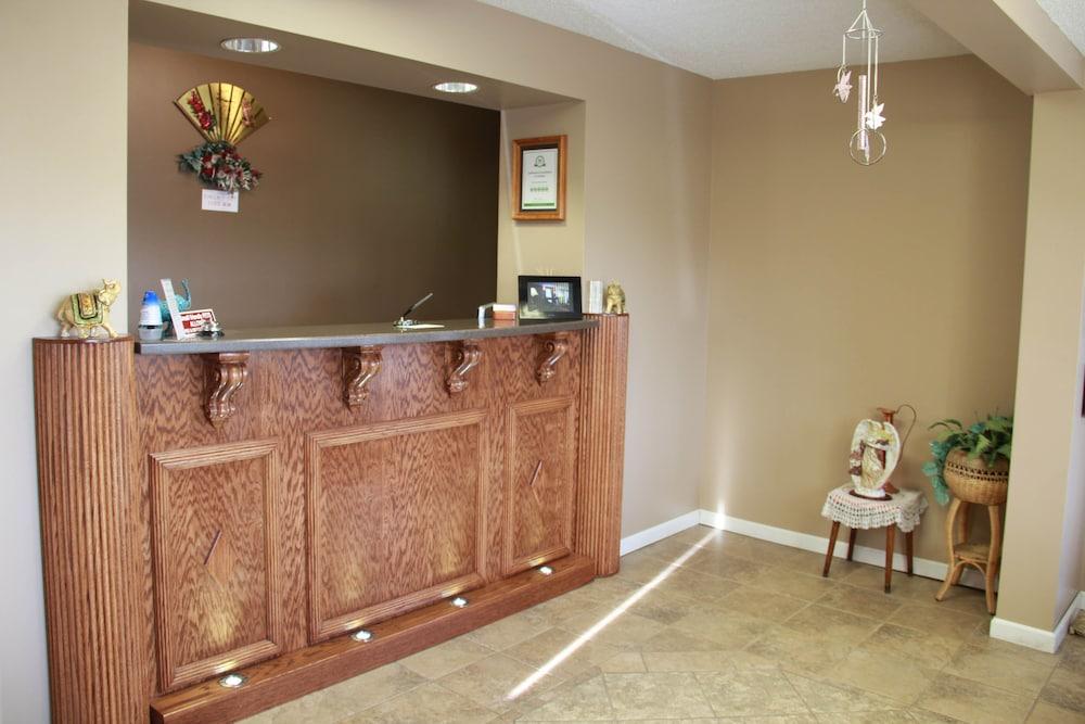 Relax Inn & Suites photo 6