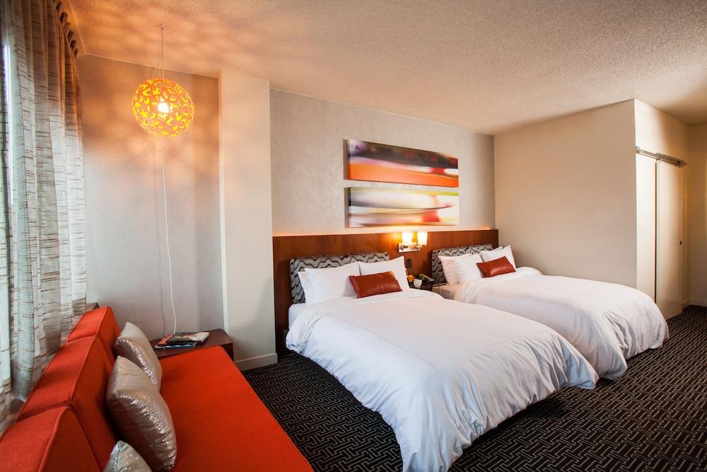 Hotel Derek photo 8