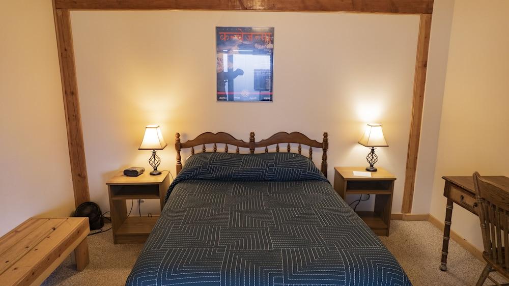 Whittaker's Motel & Historic Bunkhouse photo 49