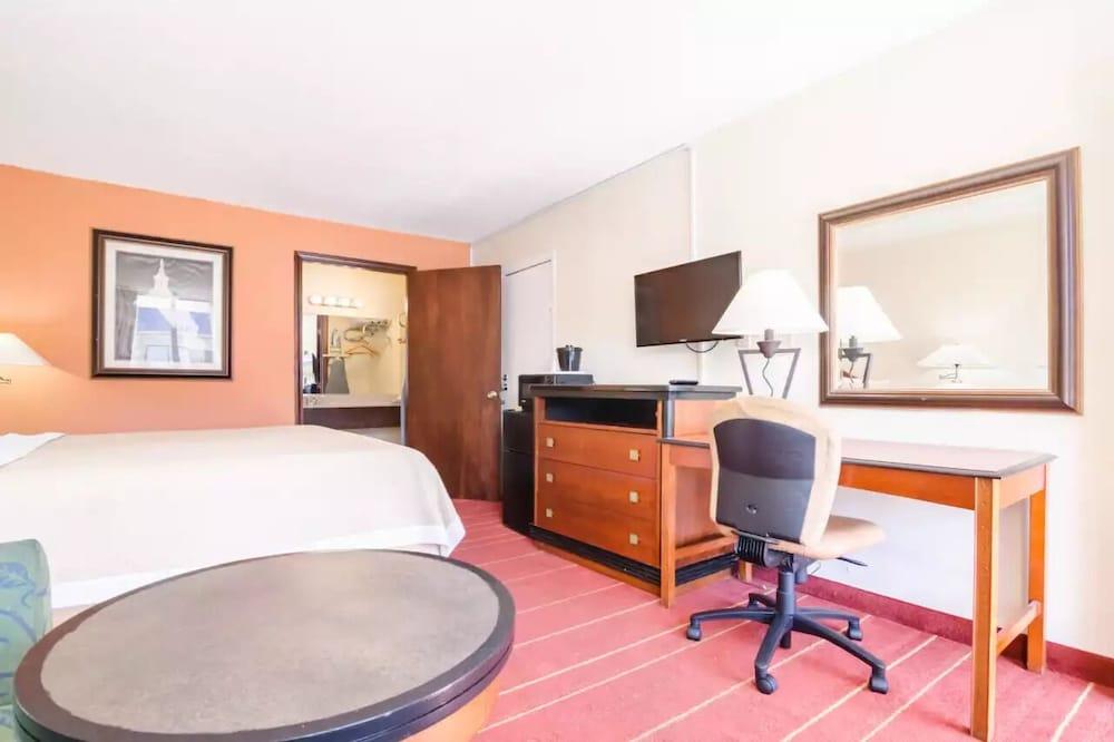 OYO Hotel Greensboro East I 40 photo 6