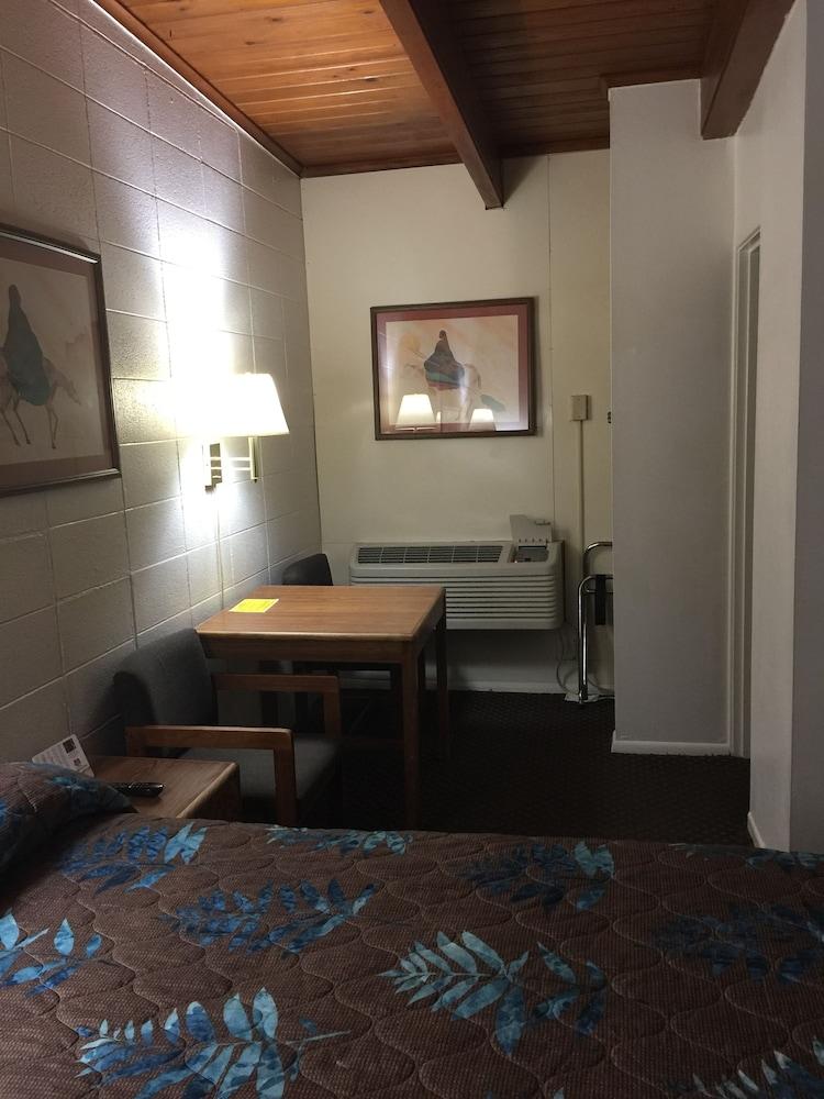 Lazy U Motel photo 24