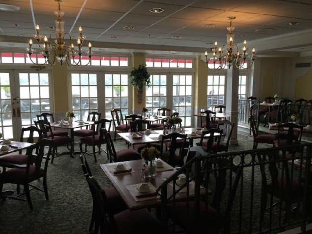 French Quarter Inn photo 11