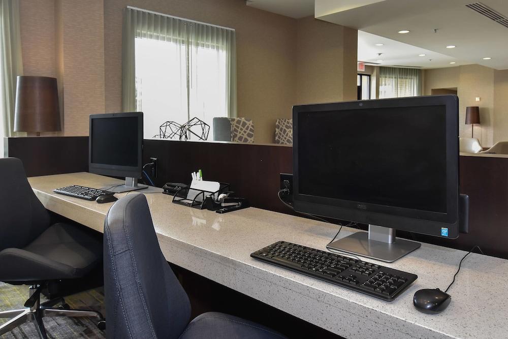 Courtyard Marriott Concord photo 31