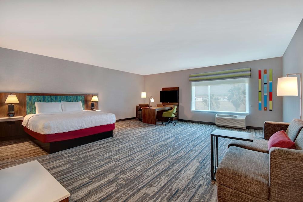 Hampton Inn & Suites Ontario Rancho Cucamonga photo 11