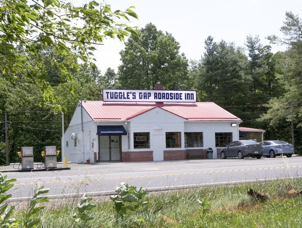 Tuggle's Gap Roadside Inn - Blue Ridge Parkway photo 10