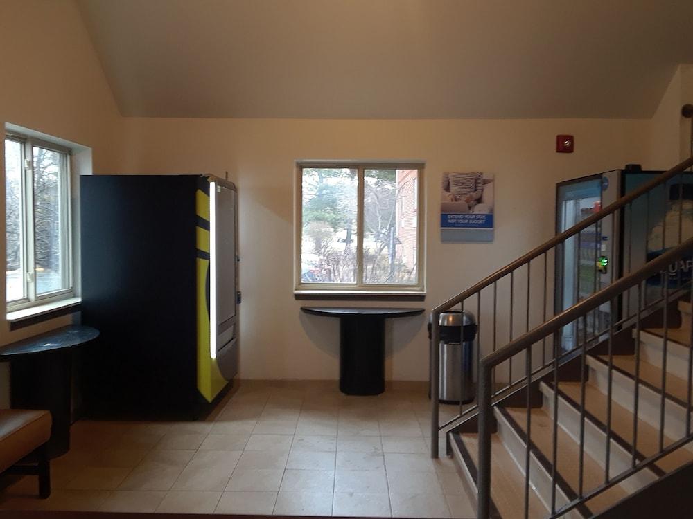 Welcome Suites Hazelwood photo 2