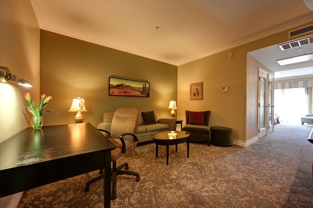Bellasera Hotel & Suites Paso Robles, Tapestry by Hilton photo 90