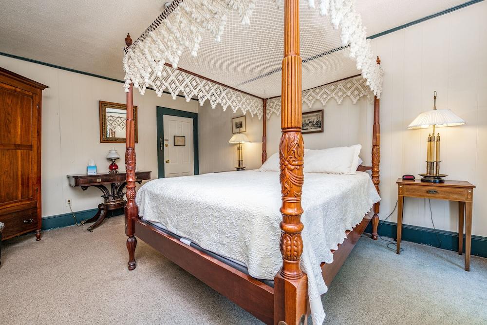 Wayside Inn photo 61