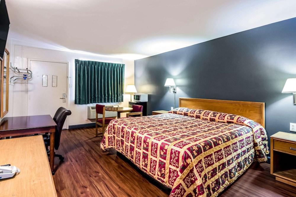 Rodeway Inn Richmond South photo 13