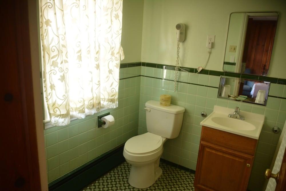 Potomac River Motel photo 27