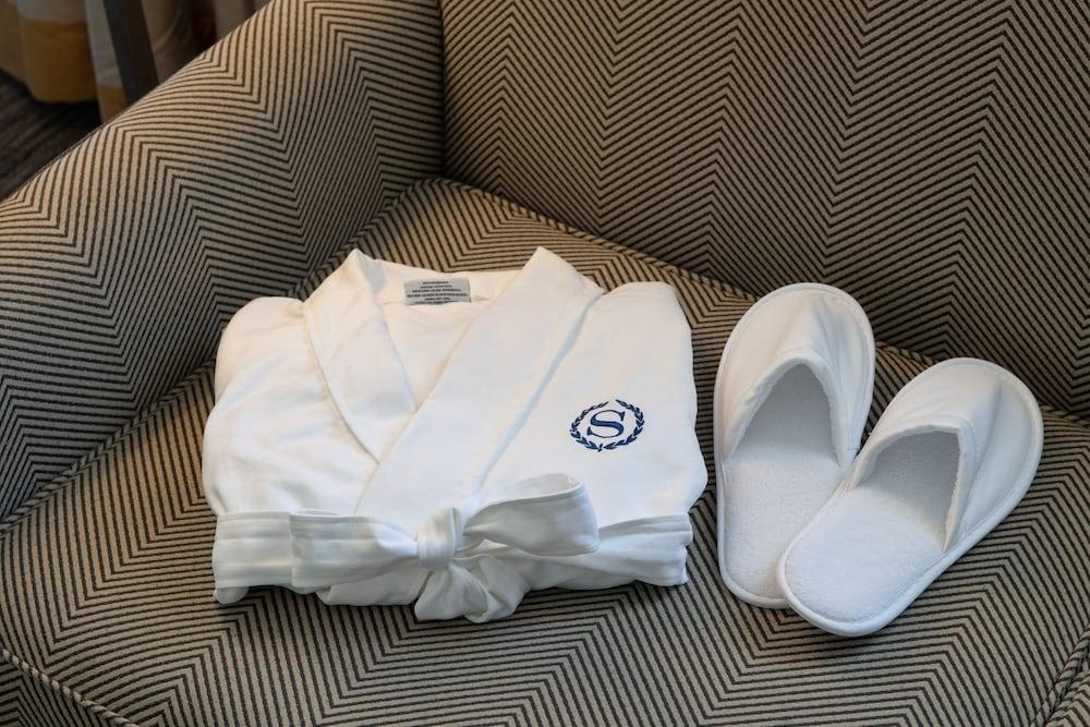 Sheraton Milwaukee Brookfield Hotel photo 6