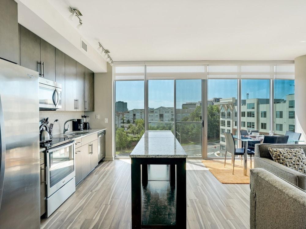 Bluebird Suites in Tysons Corner photo 11
