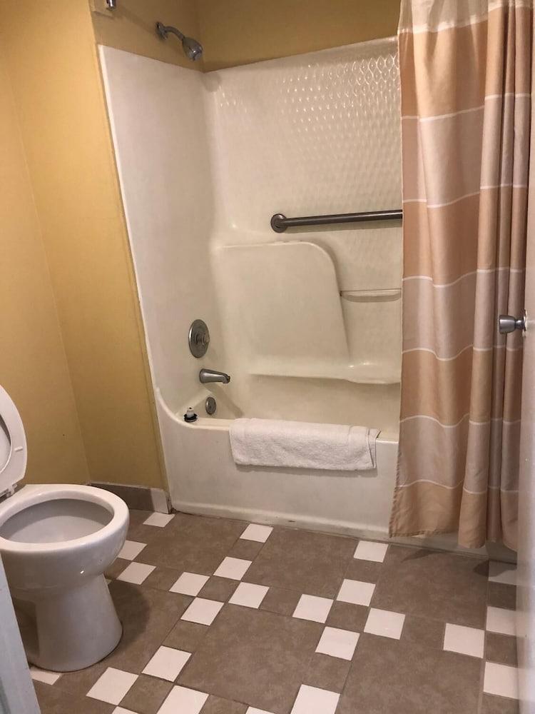 America's Best Inn photo 27