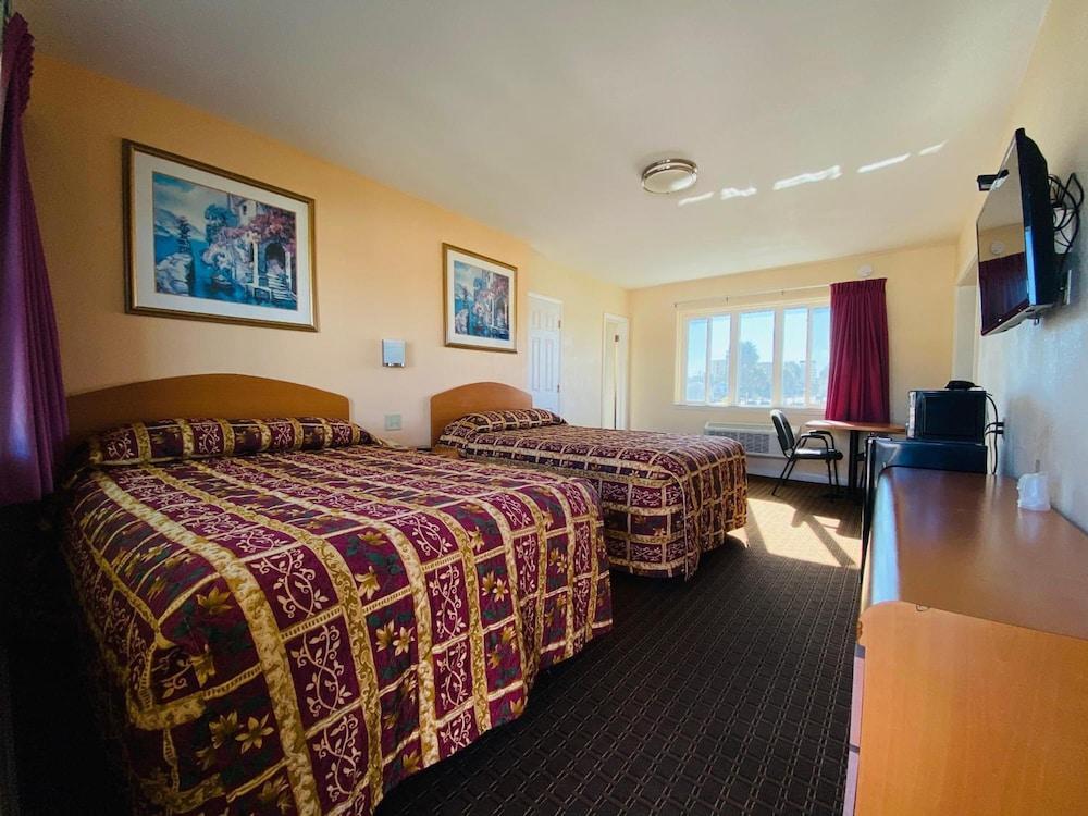 A1A Super Inn photo 14