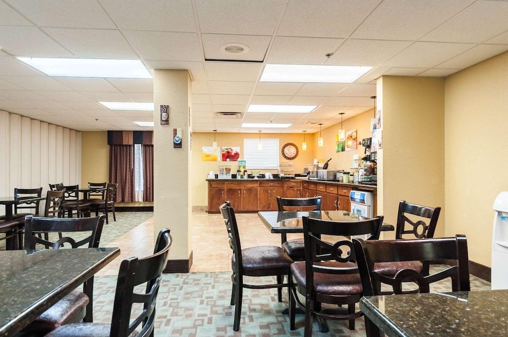 Quality Inn & Suites Lafayette photo 11