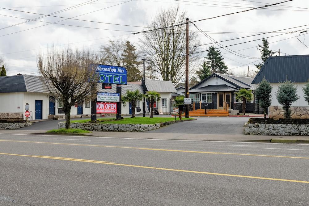 Horseshoe inn photo 1