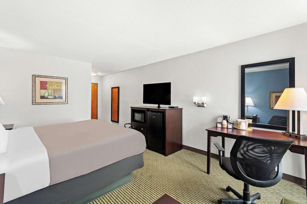 Quality Inn Dry Ridge photo 16