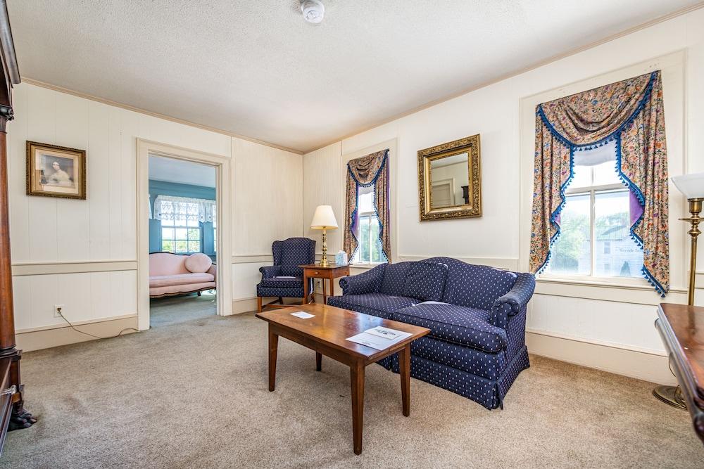 Wayside Inn photo 67