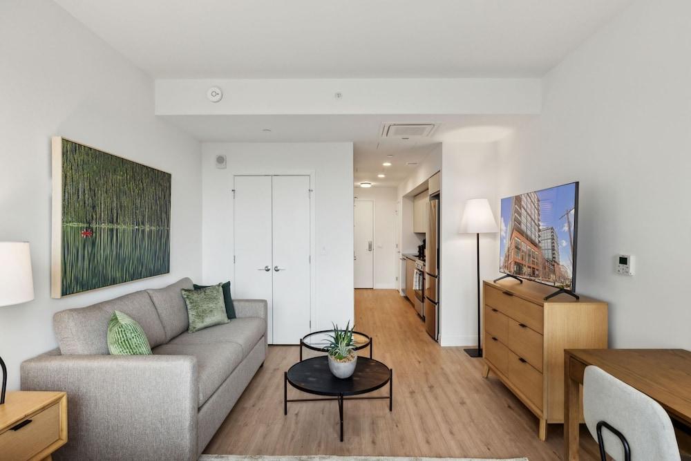 Placemakr Buzzard Point photo 28